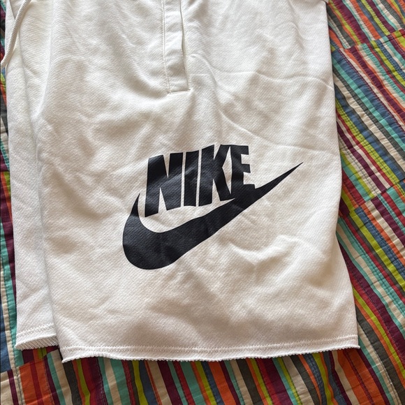 Nike Ivory Shorts Swoosh size large big logo cream black new with tags - Picture 2 of 14